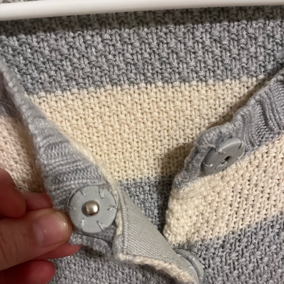 One of my favorite GAP cardigans. Beige and off white. - Picture 9 of 11